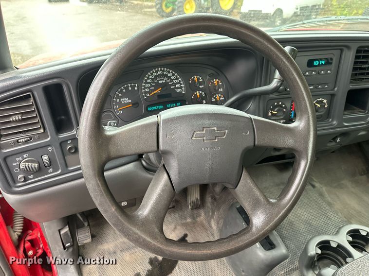 image for item EL0026 2005 Chevrolet Silverado 1500 Ext. Cab pickup truck