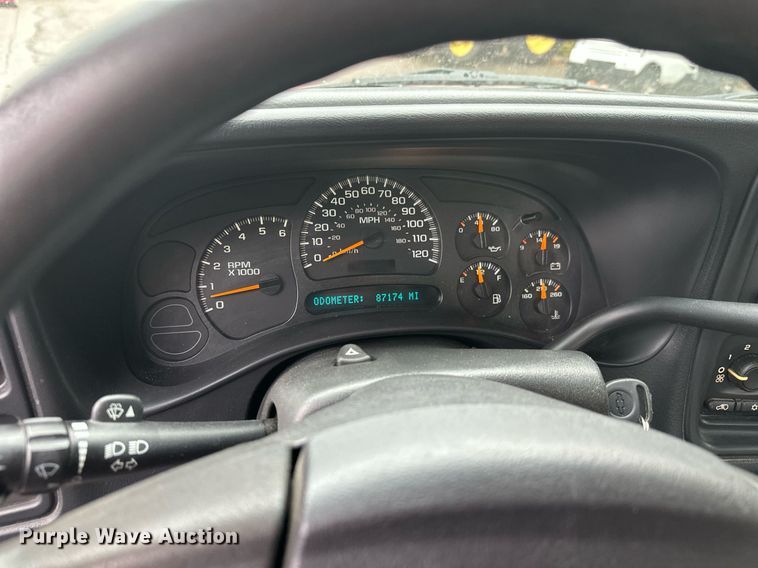 image for item EL0026 2005 Chevrolet Silverado 1500 Ext. Cab pickup truck