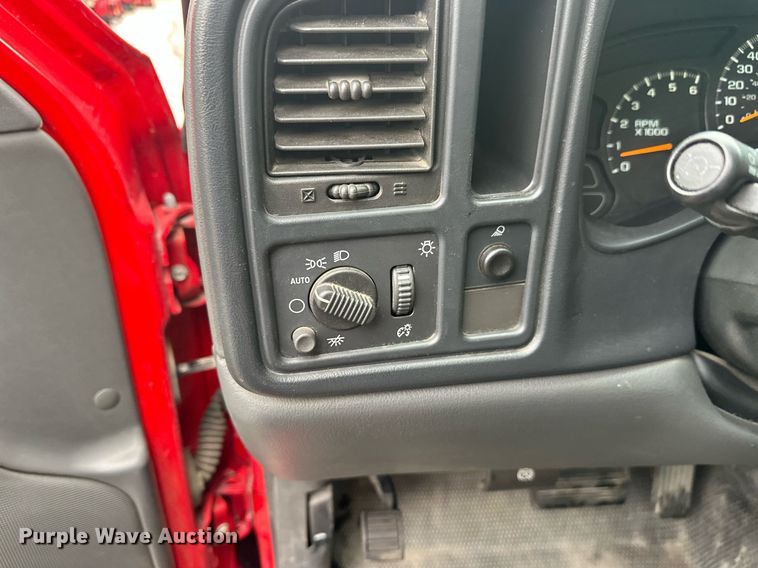 image for item EL0026 2005 Chevrolet Silverado 1500 Ext. Cab pickup truck