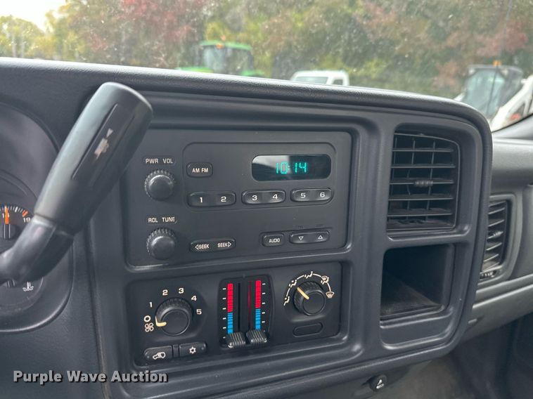 image for item EL0026 2005 Chevrolet Silverado 1500 Ext. Cab pickup truck