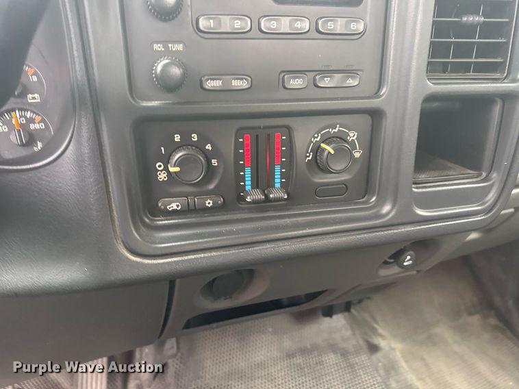 image for item EL0026 2005 Chevrolet Silverado 1500 Ext. Cab pickup truck