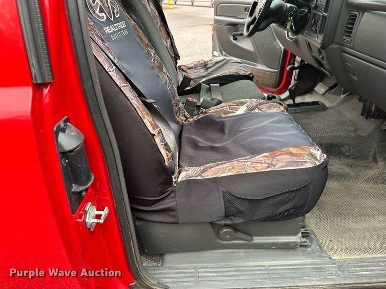 image for item EL0026 2005 Chevrolet Silverado 1500 Ext. Cab pickup truck