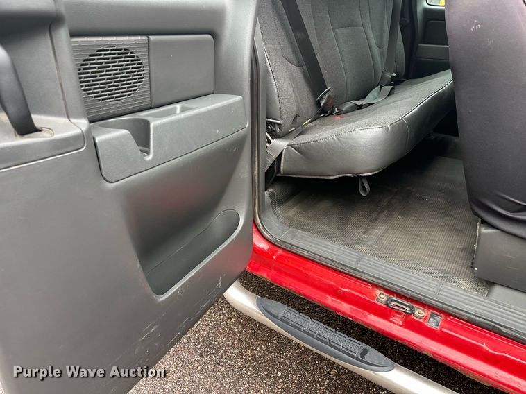 image for item EL0026 2005 Chevrolet Silverado 1500 Ext. Cab pickup truck