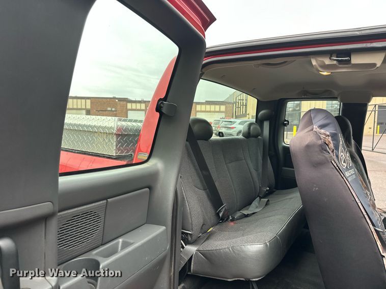 image for item EL0026 2005 Chevrolet Silverado 1500 Ext. Cab pickup truck