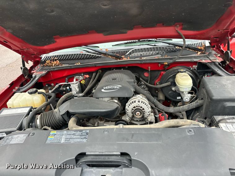 image for item EL0026 2005 Chevrolet Silverado 1500 Ext. Cab pickup truck