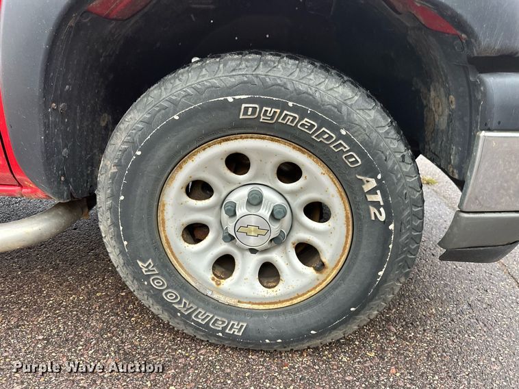 image for item EL0026 2005 Chevrolet Silverado 1500 Ext. Cab pickup truck