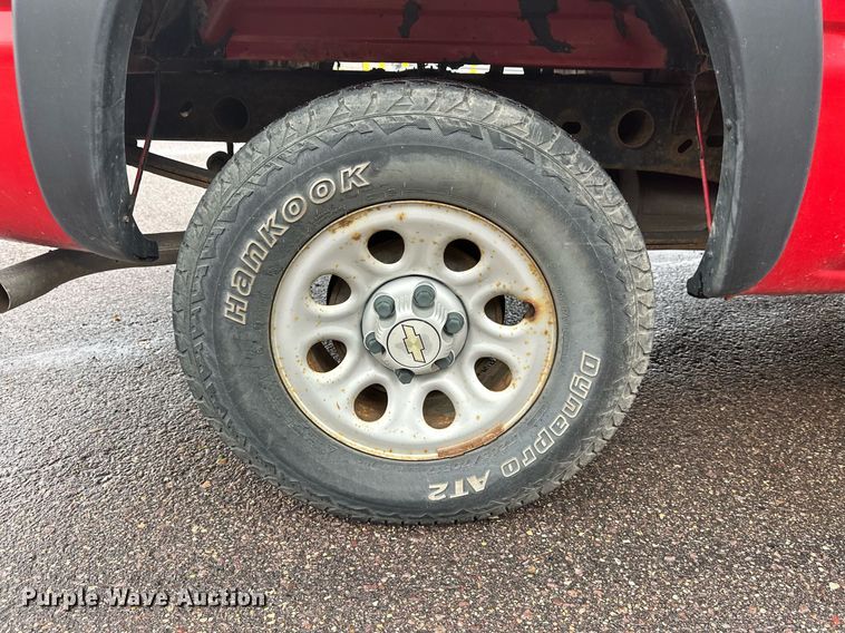 image for item EL0026 2005 Chevrolet Silverado 1500 Ext. Cab pickup truck