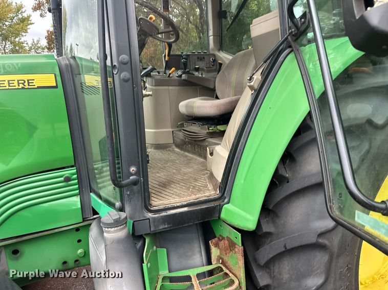 image for item EL0027 2009 John Deere 6230 MFWD tractor