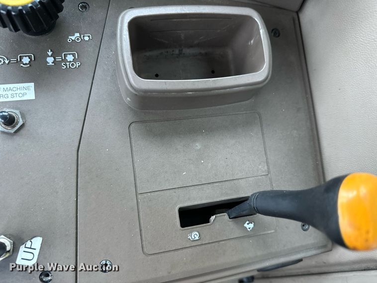 image for item EL0027 2009 John Deere 6230 MFWD tractor