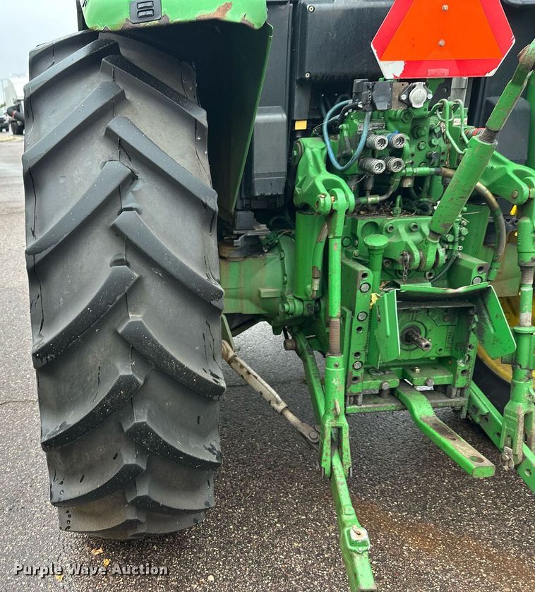 image for item EL0027 2009 John Deere 6230 MFWD tractor