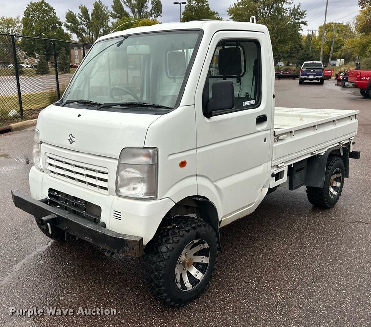 image for item EL0028 Suzuki mini truck