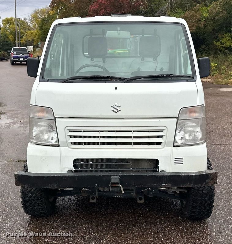 image for item EL0028 Suzuki mini truck