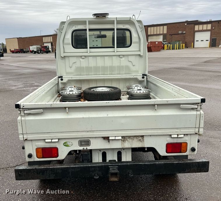 image for item EL0028 Suzuki mini truck