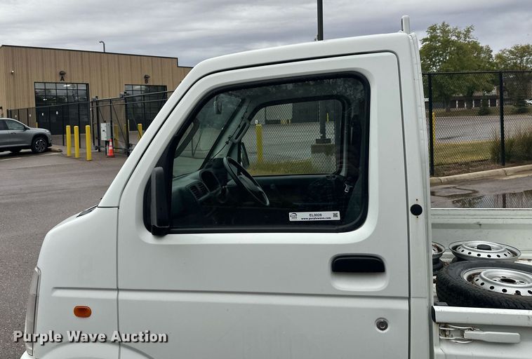 image for item EL0028 Suzuki mini truck