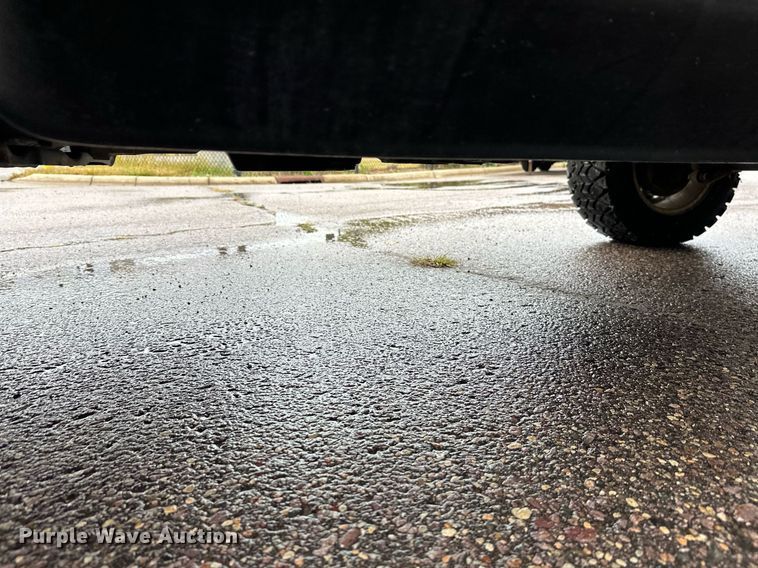 image for item EL0028 Suzuki mini truck