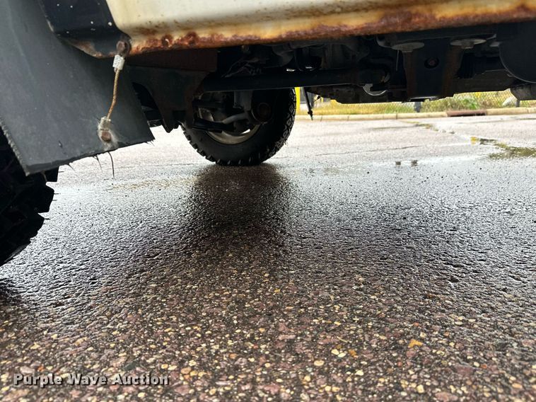 image for item EL0028 Suzuki mini truck