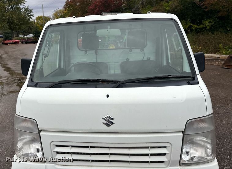 image for item EL0028 Suzuki mini truck