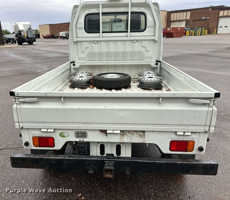 image for item EL0028 Suzuki mini truck