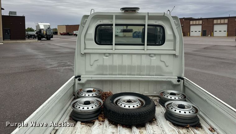 image for item EL0028 Suzuki mini truck