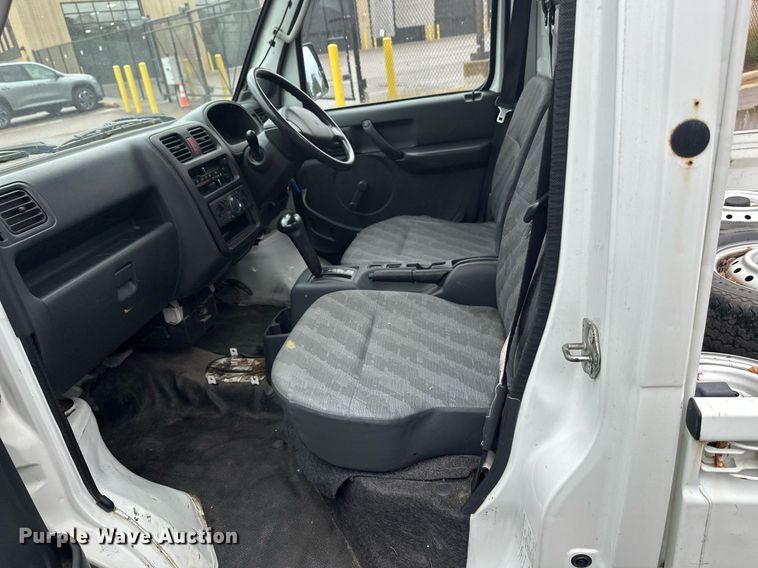 image for item EL0028 Suzuki mini truck