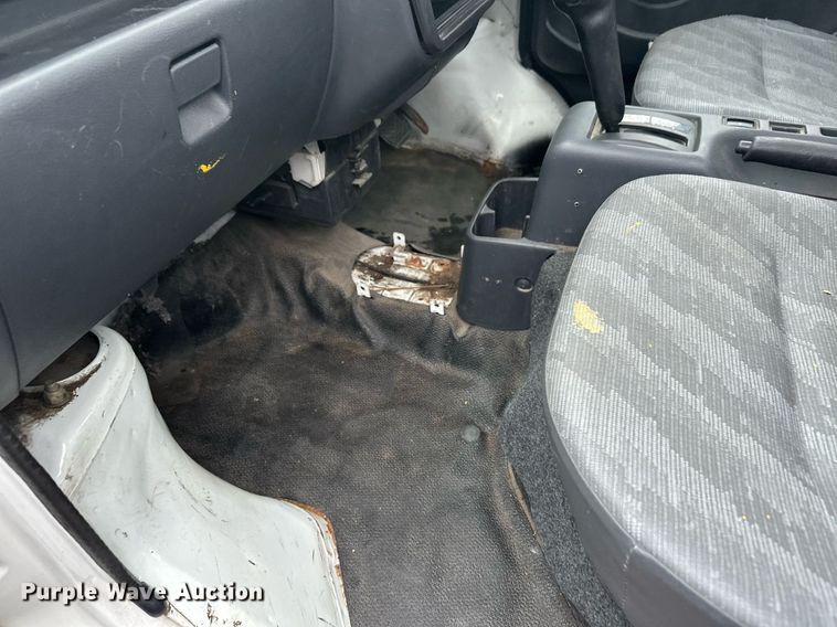 image for item EL0028 Suzuki mini truck