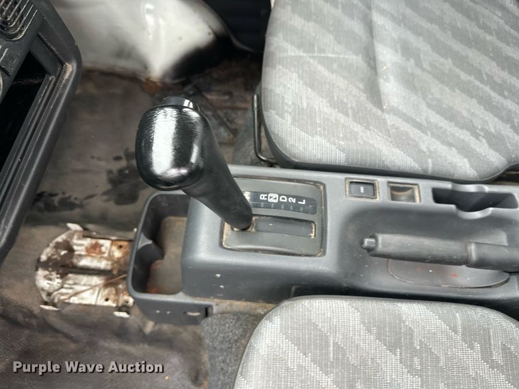 image for item EL0028 Suzuki mini truck