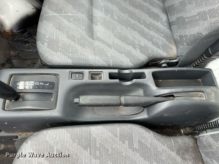 image for item EL0028 Suzuki mini truck