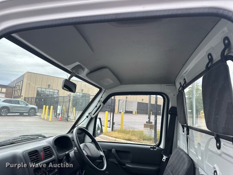 image for item EL0028 Suzuki mini truck