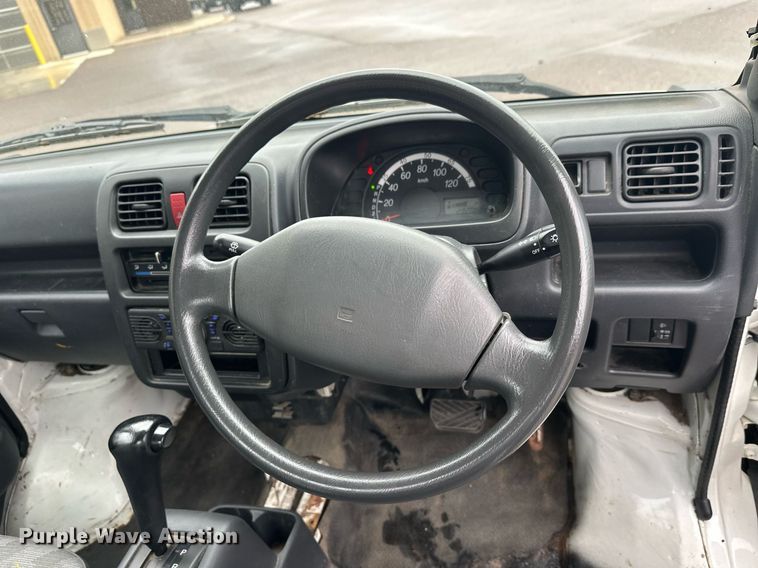 image for item EL0028 Suzuki mini truck