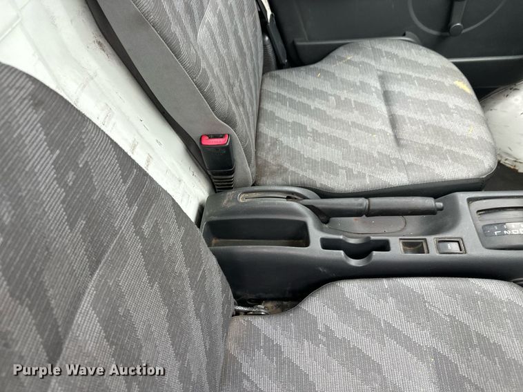 image for item EL0028 Suzuki mini truck