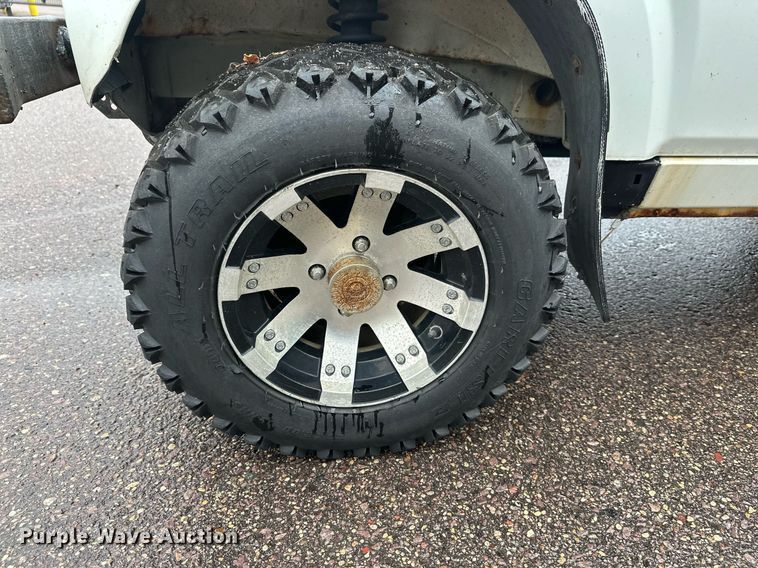 image for item EL0028 Suzuki mini truck