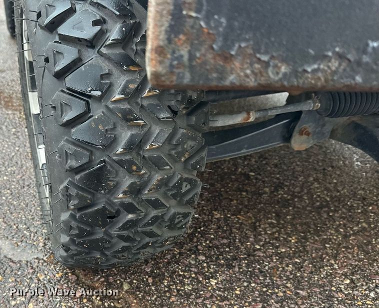 image for item EL0028 Suzuki mini truck