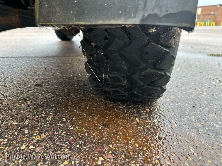 image for item EL0028 Suzuki mini truck