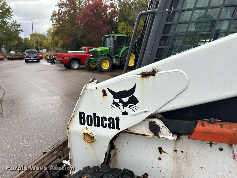 image for item EL0029 2004 Bobcat S250 skid steer loader