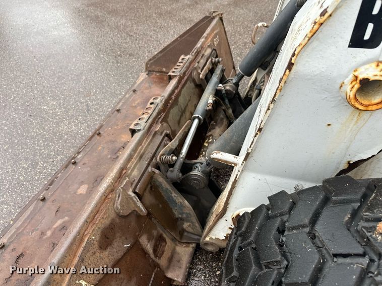 image for item EL0029 2004 Bobcat S250 skid steer loader