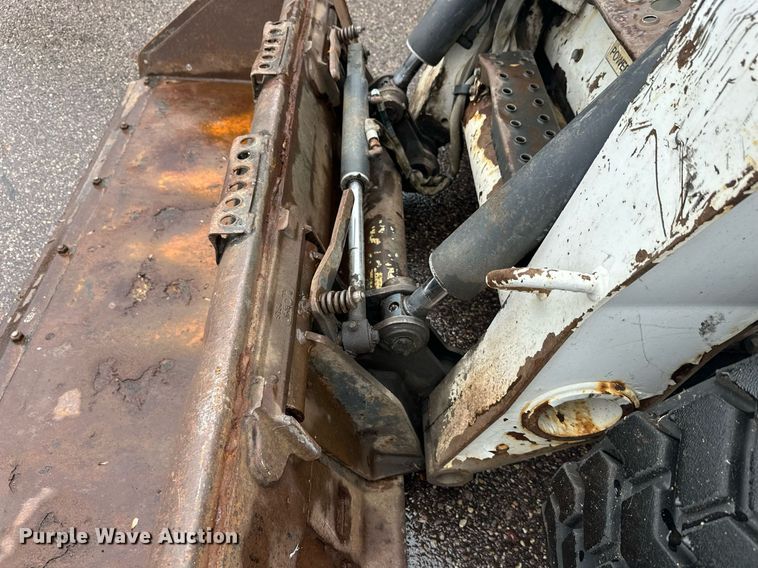 image for item EL0029 2004 Bobcat S250 skid steer loader