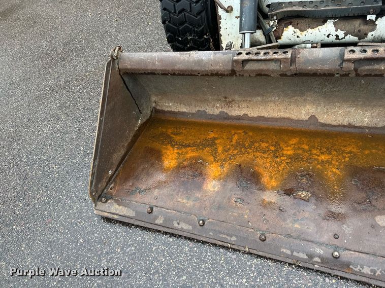 image for item EL0029 2004 Bobcat S250 skid steer loader