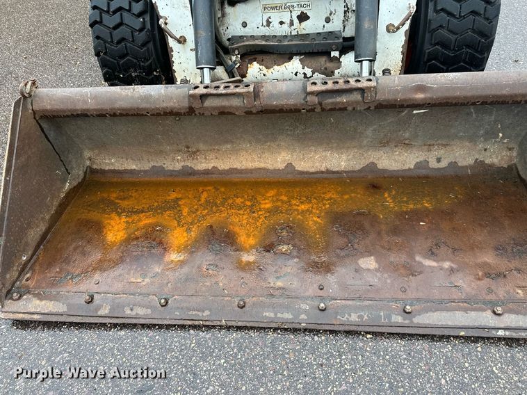 image for item EL0029 2004 Bobcat S250 skid steer loader