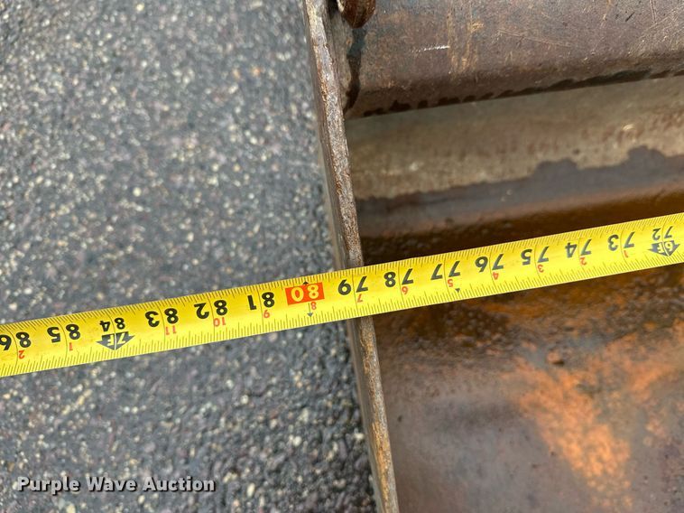 image for item EL0029 2004 Bobcat S250 skid steer loader