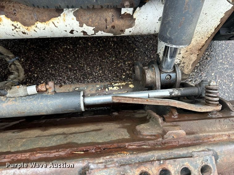 image for item EL0029 2004 Bobcat S250 skid steer loader