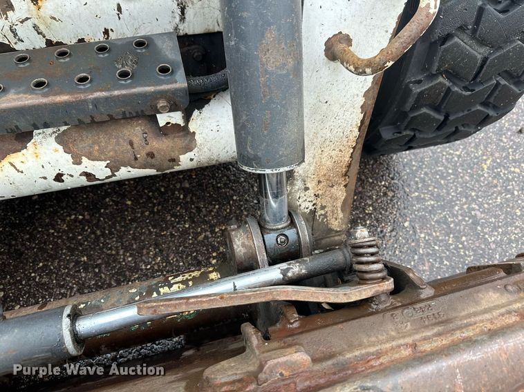 image for item EL0029 2004 Bobcat S250 skid steer loader