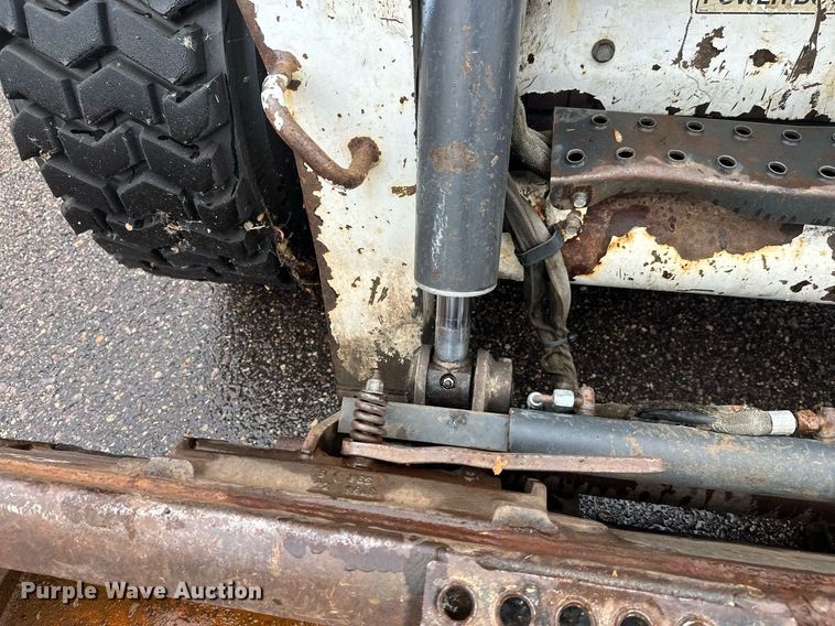 image for item EL0029 2004 Bobcat S250 skid steer loader