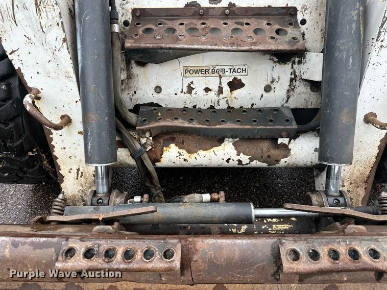 image for item EL0029 2004 Bobcat S250 skid steer loader