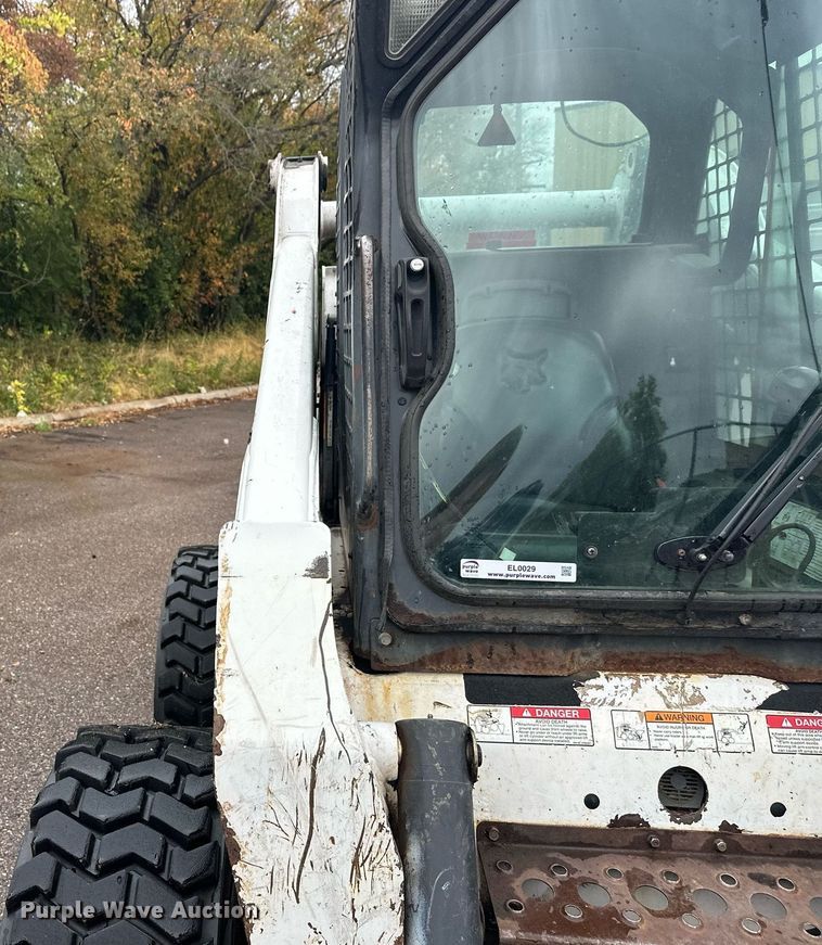 image for item EL0029 2004 Bobcat S250 skid steer loader