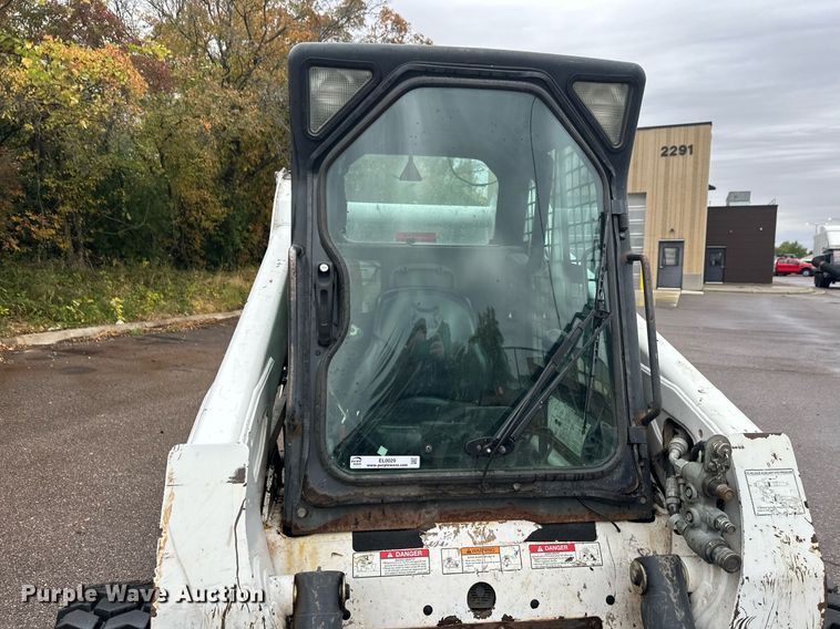 image for item EL0029 2004 Bobcat S250 skid steer loader