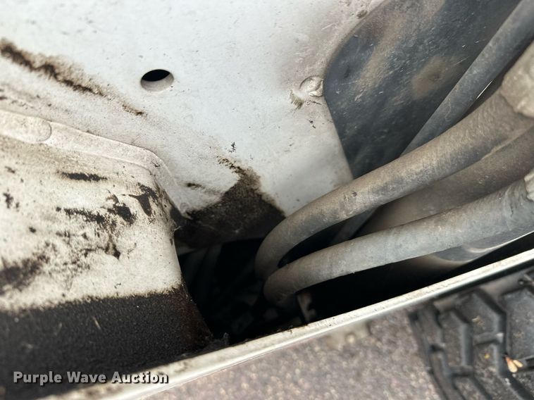 image for item EL0029 2004 Bobcat S250 skid steer loader