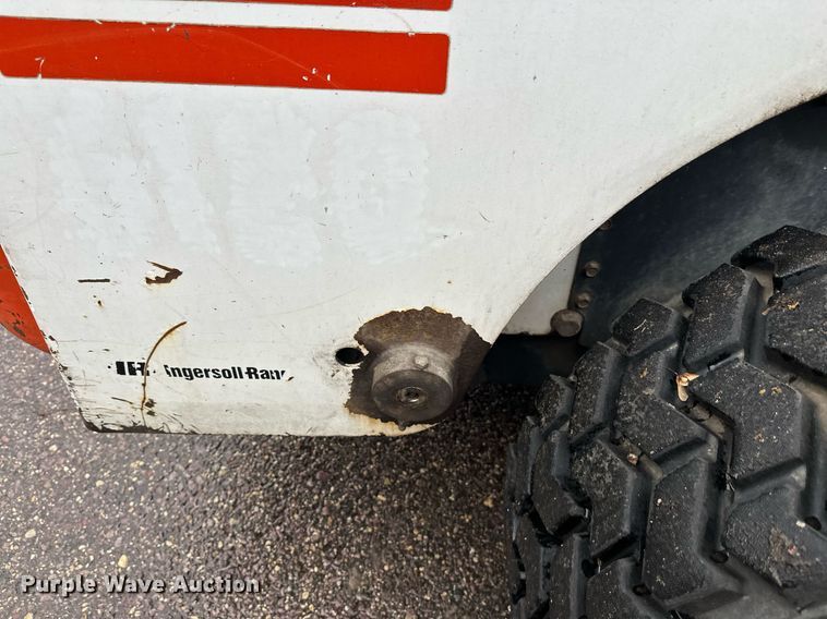 image for item EL0029 2004 Bobcat S250 skid steer loader