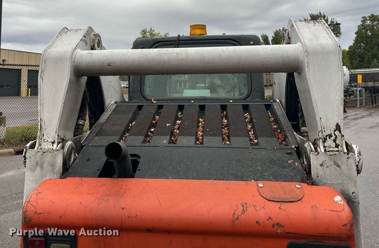 image for item EL0029 2004 Bobcat S250 skid steer loader