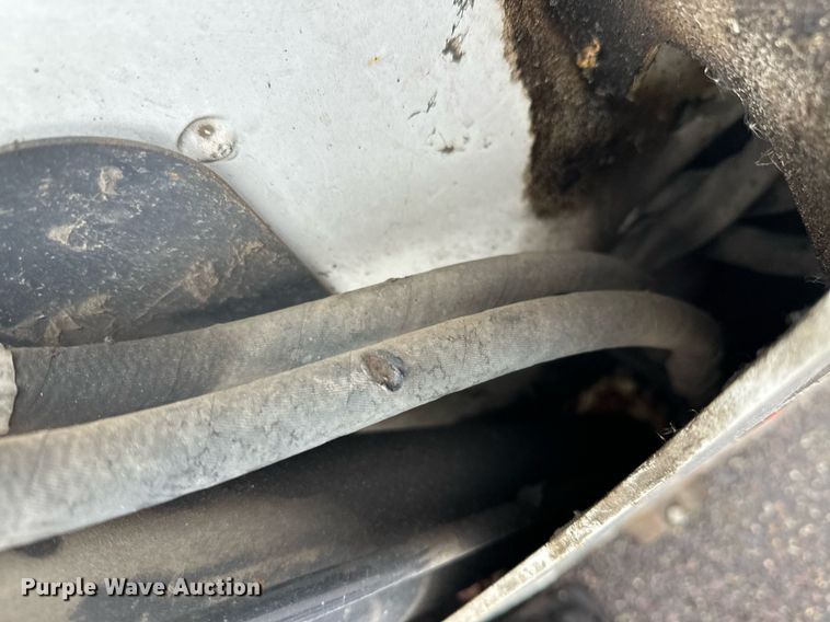 image for item EL0029 2004 Bobcat S250 skid steer loader