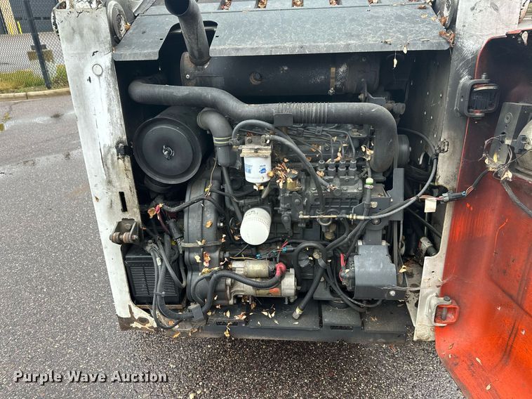 image for item EL0029 2004 Bobcat S250 skid steer loader